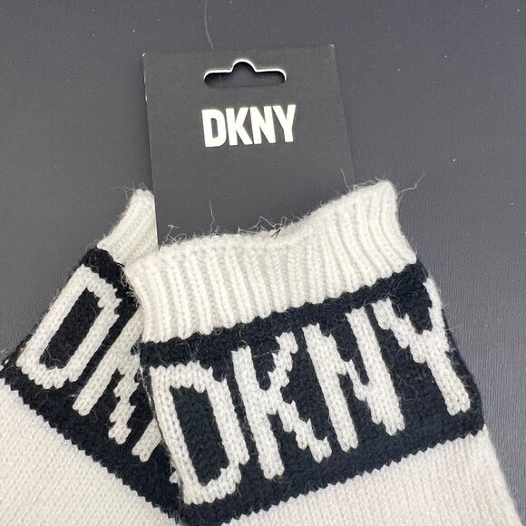 DKNY Women's Ivy Winter Gloves White Logo Gloves Size 0S Touch Screen Texting - Picture 2 of 10